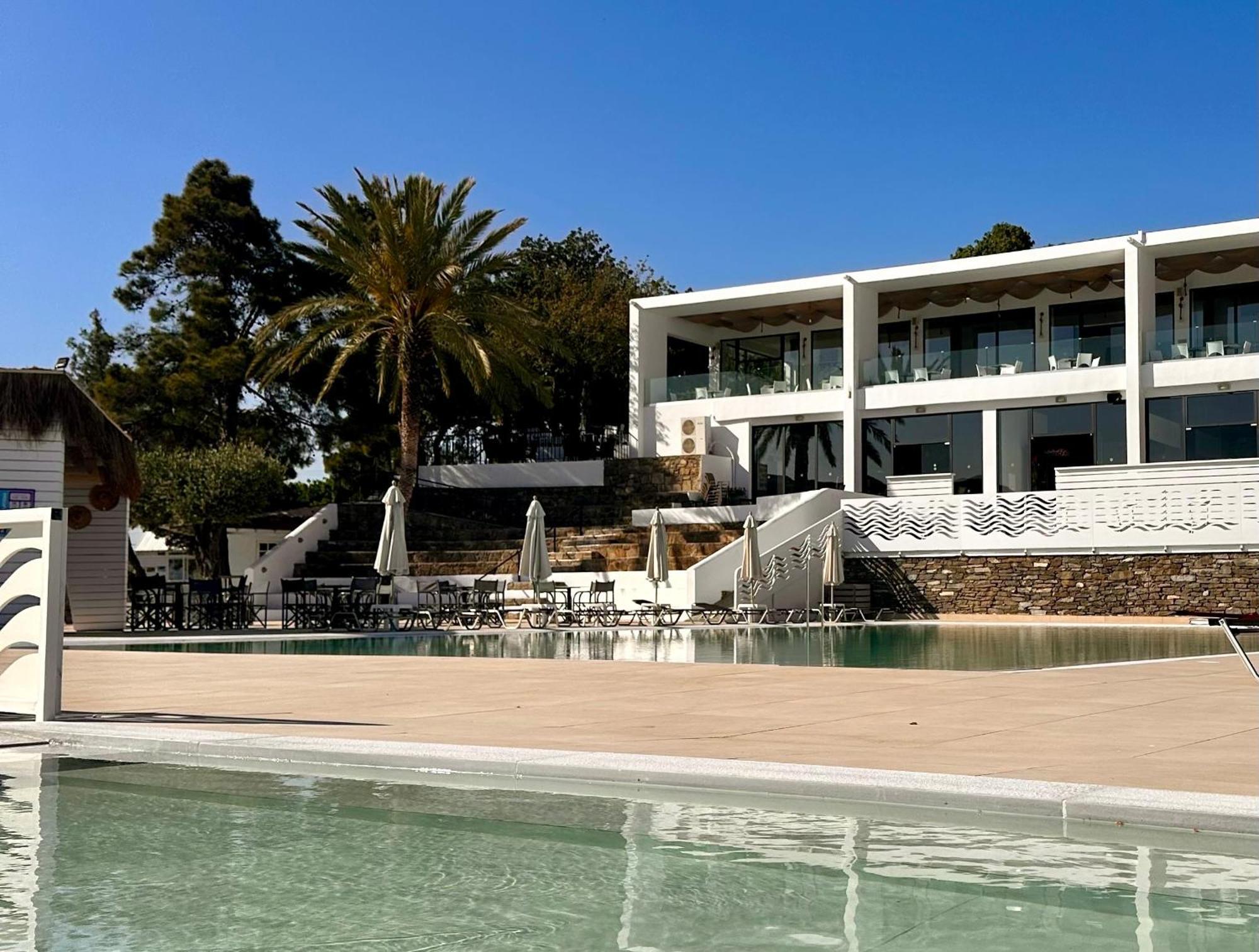 Aiora Resort Pefki エクステリア 写真